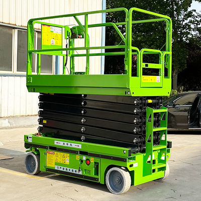 4m 10m 12m elevador de mesa móvel hidráulico motor diesel motor de condução de pessoa única elevador de tesoura para terrenos acidentados