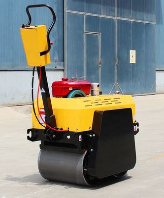 Mini 0,5 Ton Double Drum Vibrating Road Roller Compactor com bomba hidráulica Kawasaki
