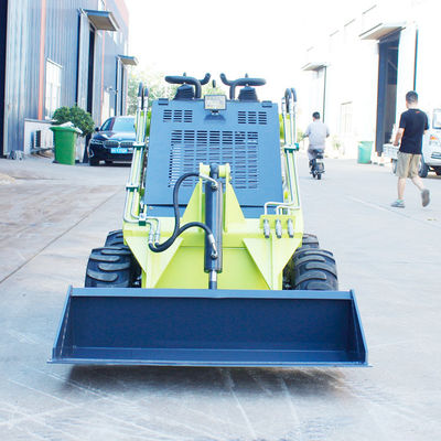 Mini Skid Steer Loader aprovado pela EPA com 950 kg de peso da máquina e 17,2 kW de potência