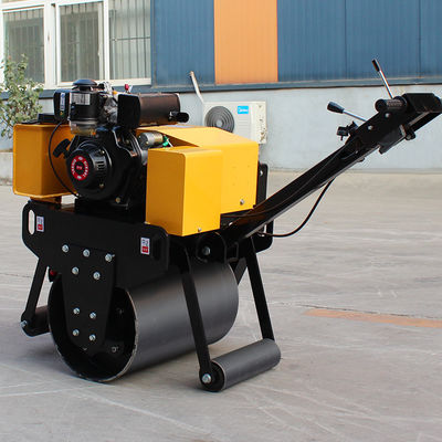 Caminhe atrás do compactador de rolos vibratórios de tambor duplo e único com frequência de vibração de 70 Hz